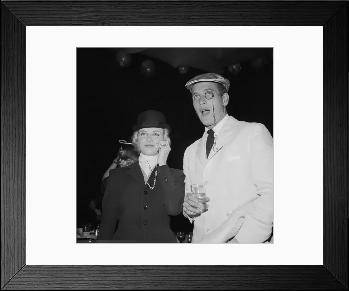 Framed Print : 1958, Hollywood, Paul Newman and Joanne Woodward Framed Print : 1958, Hollywood, Paul Newman and Joanne Woodward