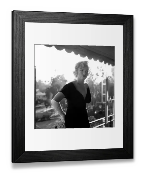 Framed Print : Marilyn Monroe At The Beverly Hills Hotel Framed Print : Marilyn Monroe At The Beverly Hills Hotel