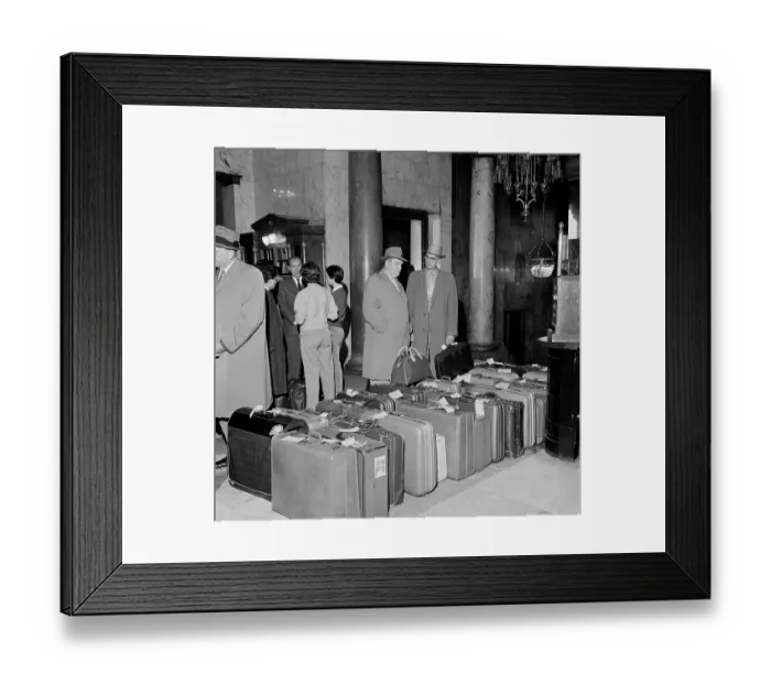 Framed Print : Holidaymakers In Moscow Framed Print : Holidaymakers In Moscow