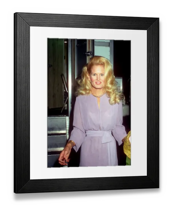 Framed Print : Photo of Lynn Anderson Framed Print : Photo of Lynn Anderson