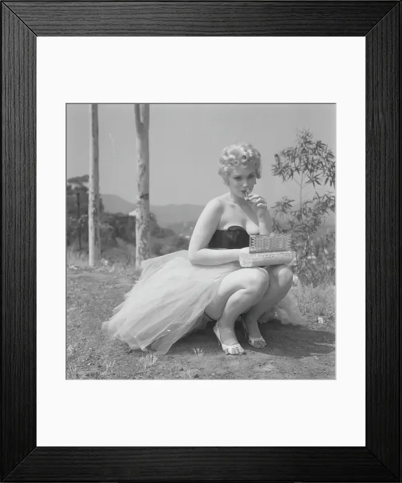 Framed Print : Photo of Roxanne Arlen