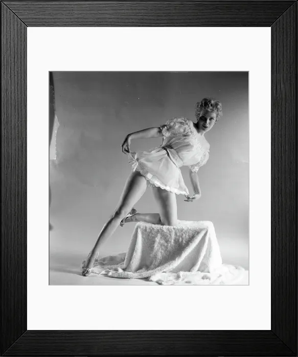 Framed Print : Photo of Roxanne Arlen