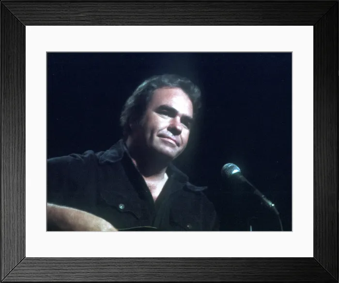 Framed Print : Photo of Hoyt Axton Framed Print : Photo of Hoyt Axton