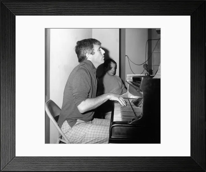 Framed Print : Photo of Burt Bacharach Framed Print : Photo of Burt Bacharach