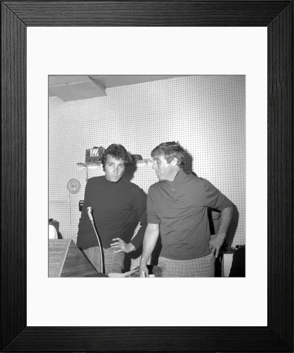 Framed Print : Photo of Burt Bacharach Framed Print : Photo of Burt Bacharach