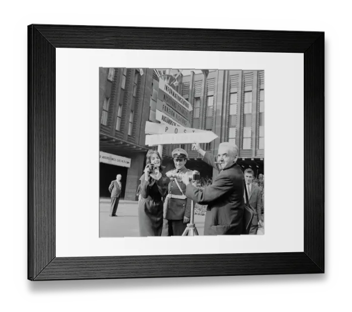 Framed Print : Weegee. Hungarian-born photographer Arthur Fellig Framed Print : Weegee. Hungarian-born photographer Arthur Fellig