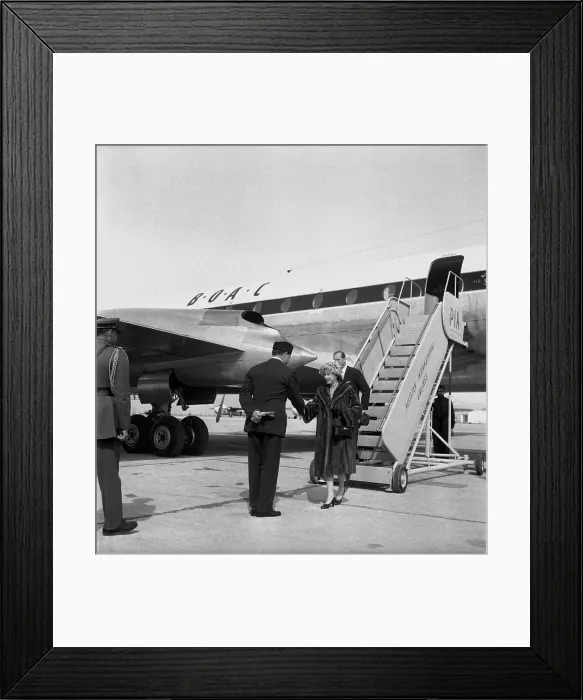 Framed Print : Queen Elizabeth II And Prince Philip Visit Pakistan Framed Print : Queen Elizabeth II And Prince Philip Visit Pakistan