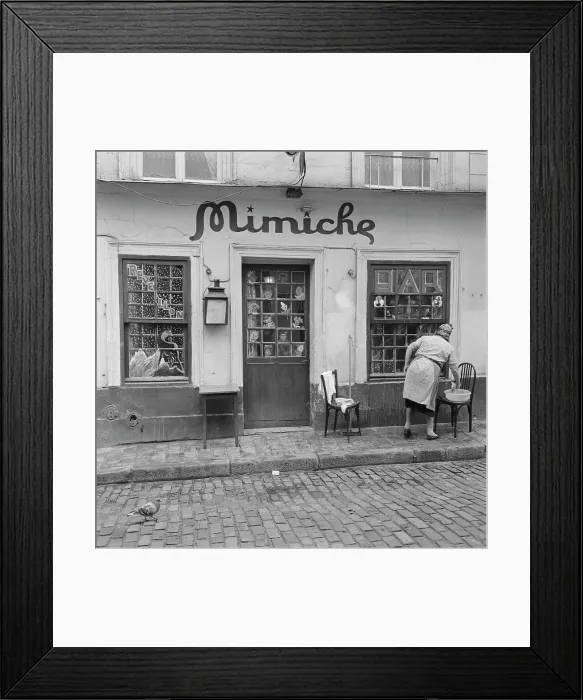 Framed Print : Montmartre Bar Framed Print : Montmartre Bar