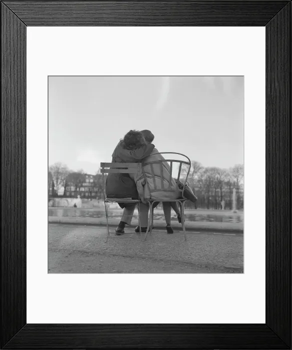 Framed Print : Love In The Tuileries Framed Print : Love In The Tuileries