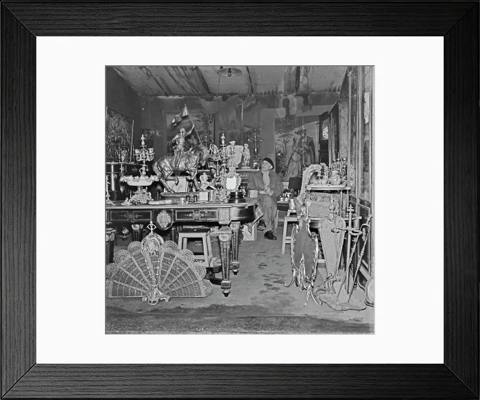 Framed Print : Paris Antique Dealer, 1961 Framed Print : Paris Antique Dealer, 1961
