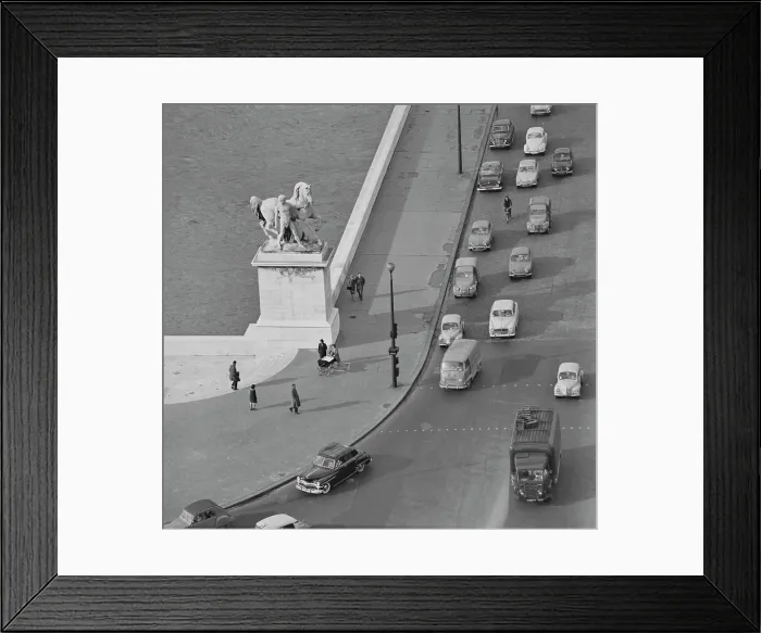 Framed Print : Pont D'Iena, Paris Framed Print : Pont D'Iena, Paris