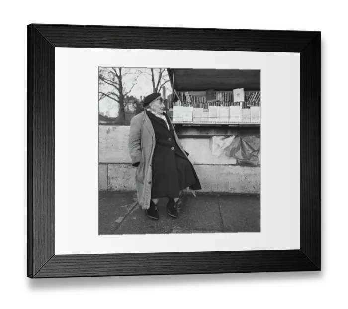 Framed Print : Parisian Bouquiniste Framed Print : Parisian Bouquiniste