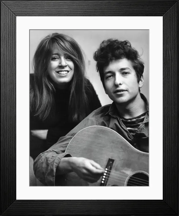 Framed Print : Bob Dylan With Suze Rotolo Framed Print : Bob Dylan With Suze Rotolo