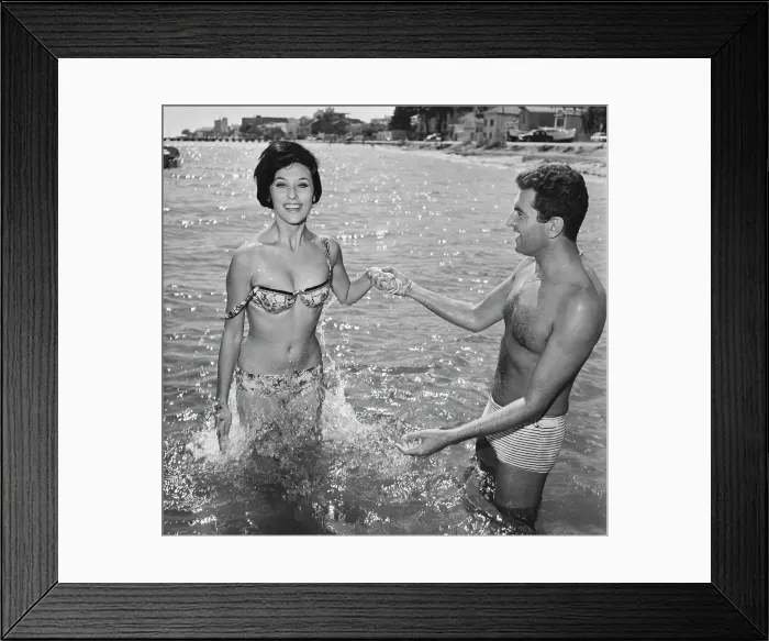 Framed Print : Waldorf Hotel Beauty Salon, 1961 Framed Print : Waldorf Hotel Beauty Salon, 1961