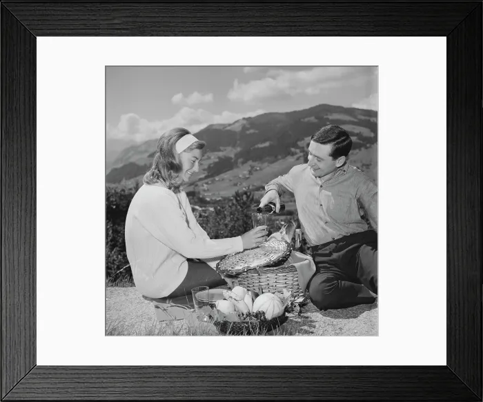Framed Print : Waldorf Hotel Beauty Salon, 1961