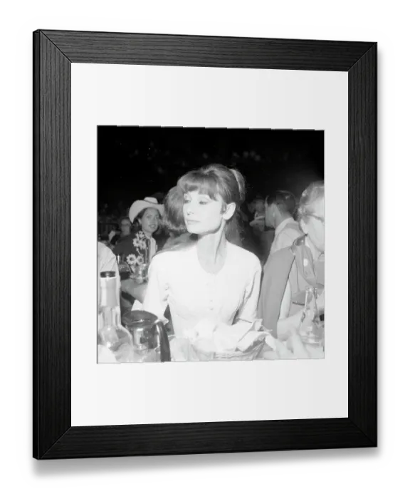 Framed Print : Photo of Audrey Hepburn Framed Print : Photo of Audrey Hepburn