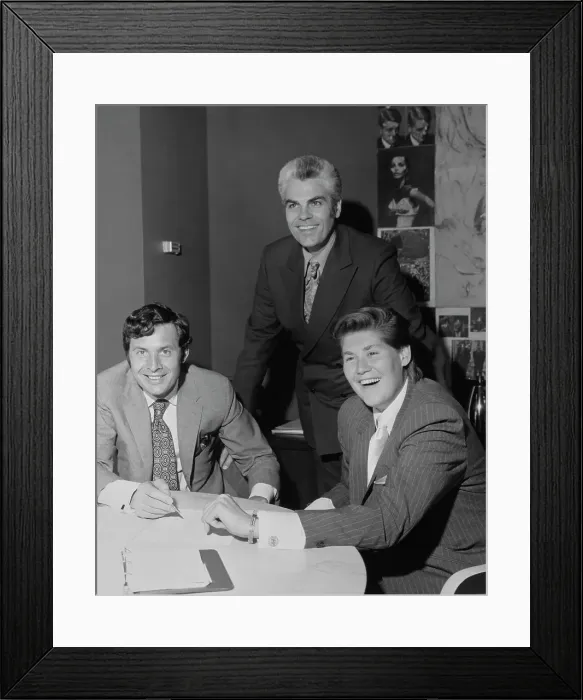 Framed Print : Capitol Sign Wayne Newton