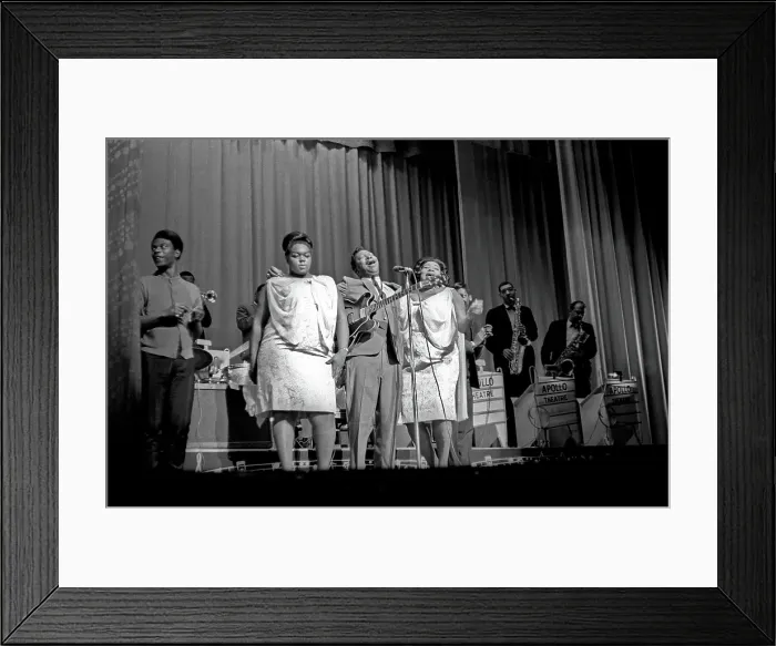 Framed Print : BB King With The Soul Sisters In NY Framed Print : BB King With The Soul Sisters In NY