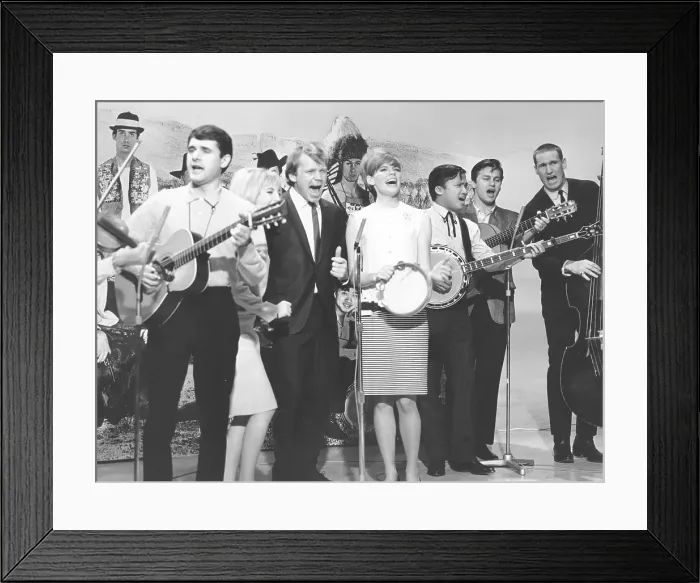 Framed Print : New Christy Minstrels Performing