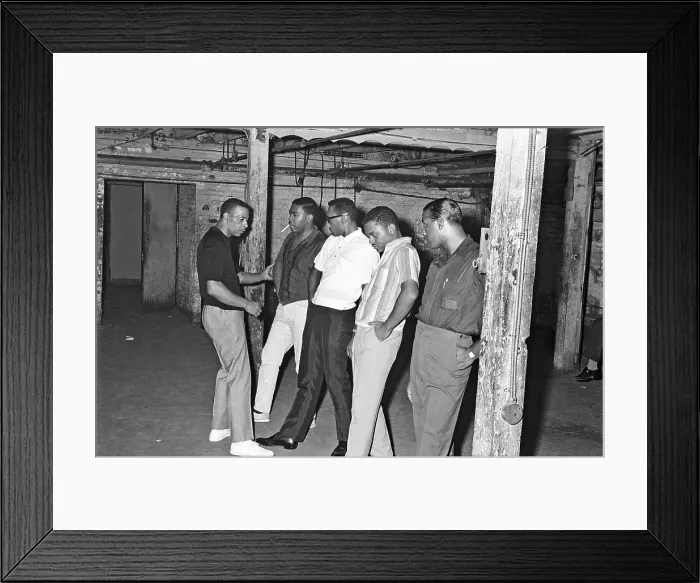 Framed Print : Four Tops Rehearse With Their Choreographer Framed Print : Four Tops Rehearse With Their Choreographer