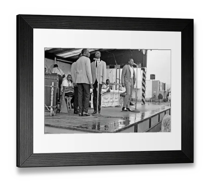 Framed Print : Soul Singer With The Spinners In NY Framed Print : Soul Singer With The Spinners In NY