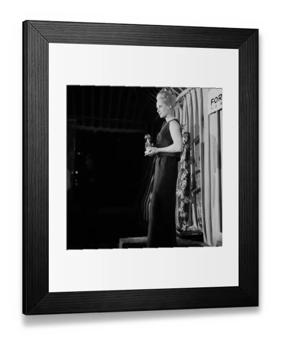 Framed Print : Tippi Hedren Framed Print : Tippi Hedren