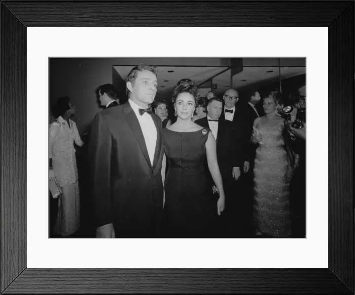 Framed Print : Elizabeth Taylor and Richard Burton at the Hamlet Premiere Framed Print : Elizabeth Taylor and Richard Burton at the Hamlet Premiere