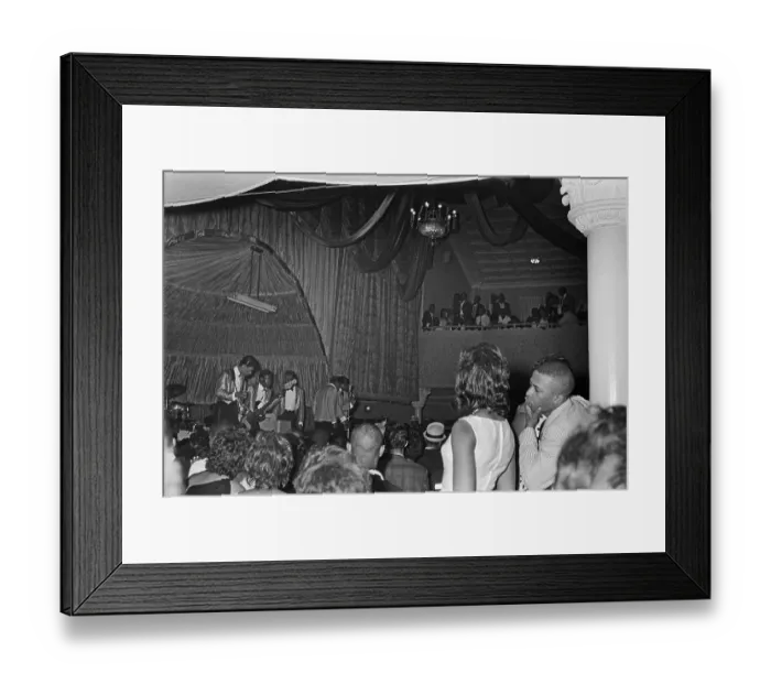 Framed Print : Isley Brothers Performing With Jimi Hendrix Framed Print : Isley Brothers Performing With Jimi Hendrix