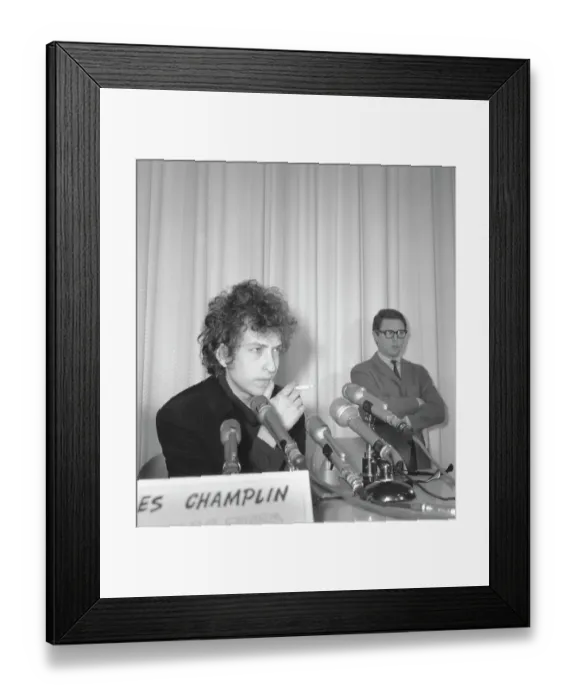 Framed Print : Dylan At A Press Conference In Los Angeles Framed Print : Dylan At A Press Conference In Los Angeles