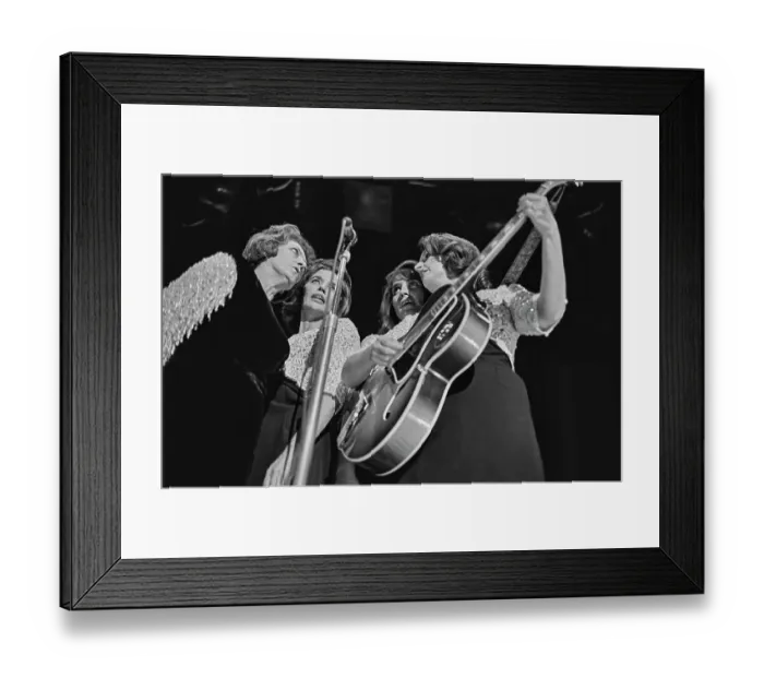 Framed Print : An Historic Reunion In Nashville Framed Print : An Historic Reunion In Nashville
