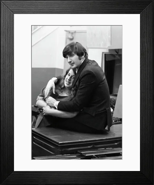 Framed Print : The Mamas & The Papas Recording Framed Print : The Mamas & The Papas Recording