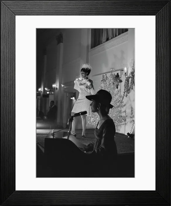 Framed Print : She's A Model And She's Looking Good Framed Print : She's A Model And She's Looking Good