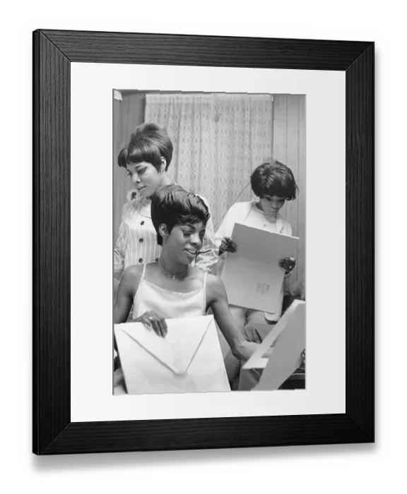 Framed Print : Martha Reeves And The Vandellas At The Apollo Framed Print : Martha Reeves And The Vandellas At The Apollo