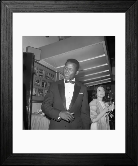 Framed Print : Sidney Poitier At The Oscars Framed Print : Sidney Poitier At The Oscars