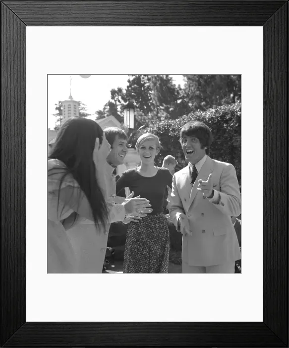 Framed Print : Twiggy In Beverly Hills Framed Print : Twiggy In Beverly Hills