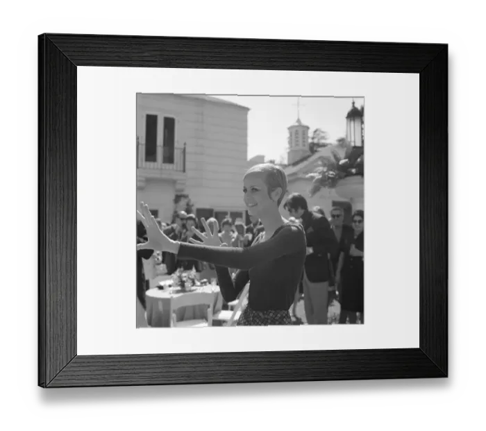 Framed Print : Twiggy In Beverly Hills Framed Print : Twiggy In Beverly Hills