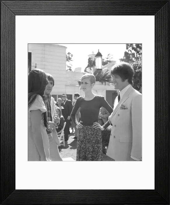 Framed Print : Twiggy In Beverly Hills Framed Print : Twiggy In Beverly Hills