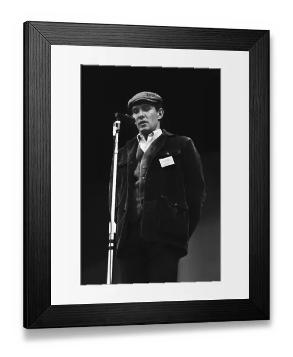Framed Print : Tommy Smothers At The Monterey Pop Festival Framed Print : Tommy Smothers At The Monterey Pop Festival
