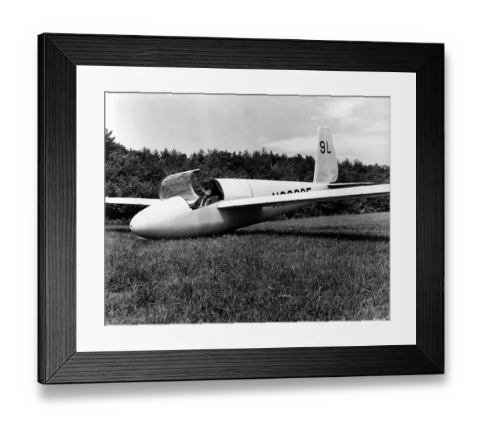 Framed Print : The Thomas Crown Affair Film Still Framed Print : The Thomas Crown Affair Film Still
