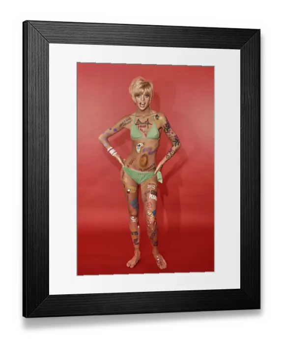 Framed Print : Goldie Hawn in Rowan & Martin's Laugh-In Framed Print : Goldie Hawn in Rowan & Martin's Laugh-In
