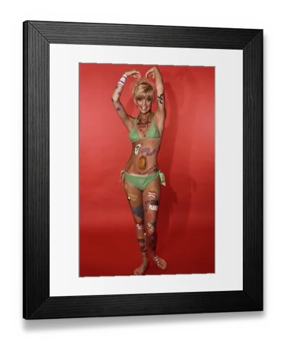 Framed Print : Goldie Hawn in Rowan & Martin's Laugh-In Framed Print : Goldie Hawn in Rowan & Martin's Laugh-In