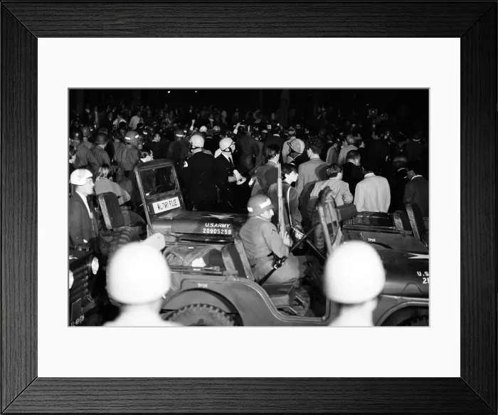 Framed Print : US Army Arrives At The DNC In 68 Framed Print : US Army Arrives At The DNC In 68
