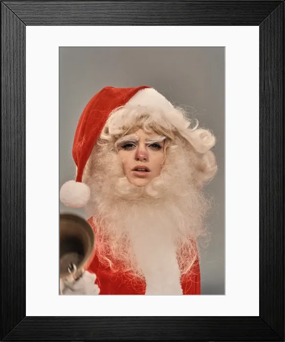 Framed Print : Goldie Hawn in Rowan & Martin's Laugh-In Framed Print : Goldie Hawn in Rowan & Martin's Laugh-In