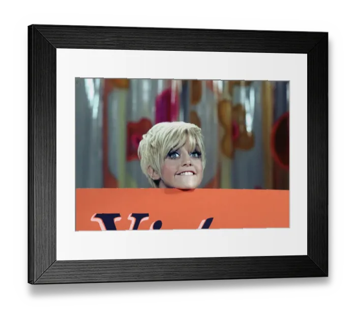 Framed Print : Photo of Goldie Hawn Framed Print : Photo of Goldie Hawn
