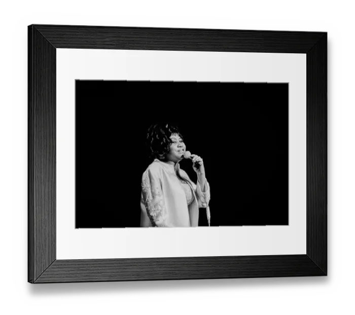 Framed Print : Aretha Franklin with The Sweet Inspirations, Live at The Philharmonic Hall Framed Print : Aretha Franklin with The Sweet Inspirations, Live at The Philharmonic Hall