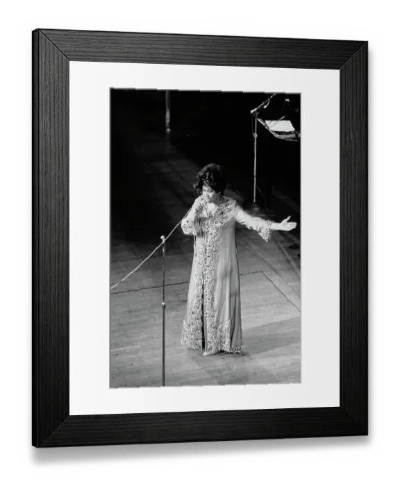 Framed Print : Aretha Franklin with The Sweet Inspirations, Live at The Philharmonic Hall Framed Print : Aretha Franklin with The Sweet Inspirations, Live at The Philharmonic Hall