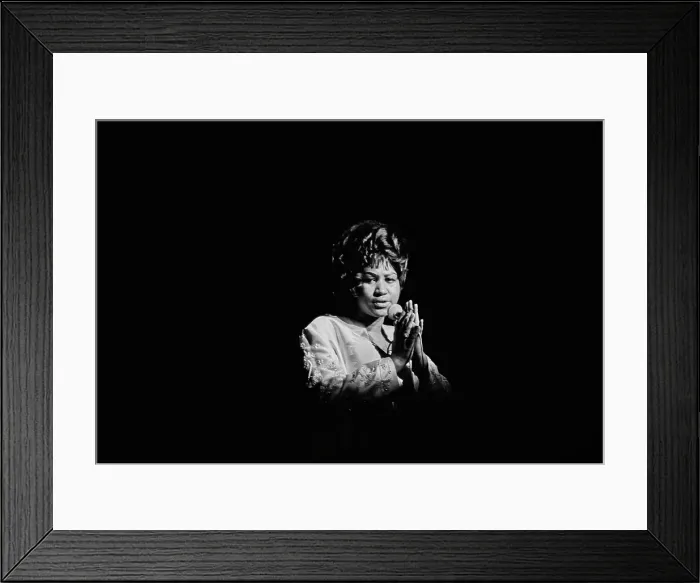 Framed Print : Aretha Franklin with The Sweet Inspirations, Live at The Philharmonic Hall Framed Print : Aretha Franklin with The Sweet Inspirations, Live at The Philharmonic Hall