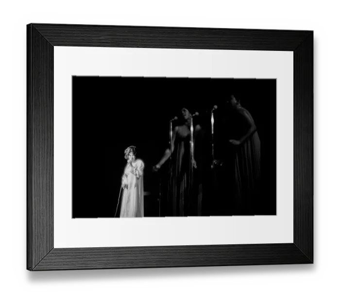 Framed Print : Aretha Franklin with The Sweet Inspirations, Live at The Philharmonic Hall Framed Print : Aretha Franklin with The Sweet Inspirations, Live at The Philharmonic Hall