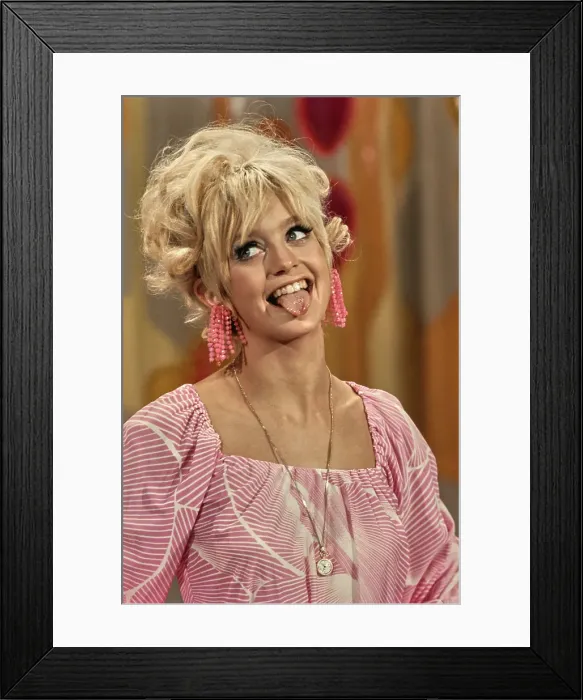 Framed Print : Goldie Hawn in Rowan & Martin's Laugh-In Framed Print : Goldie Hawn in Rowan & Martin's Laugh-In