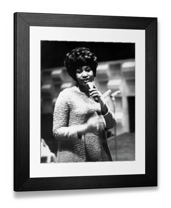 Framed Print : Queen Of Soul Singing Framed Print : Queen Of Soul Singing